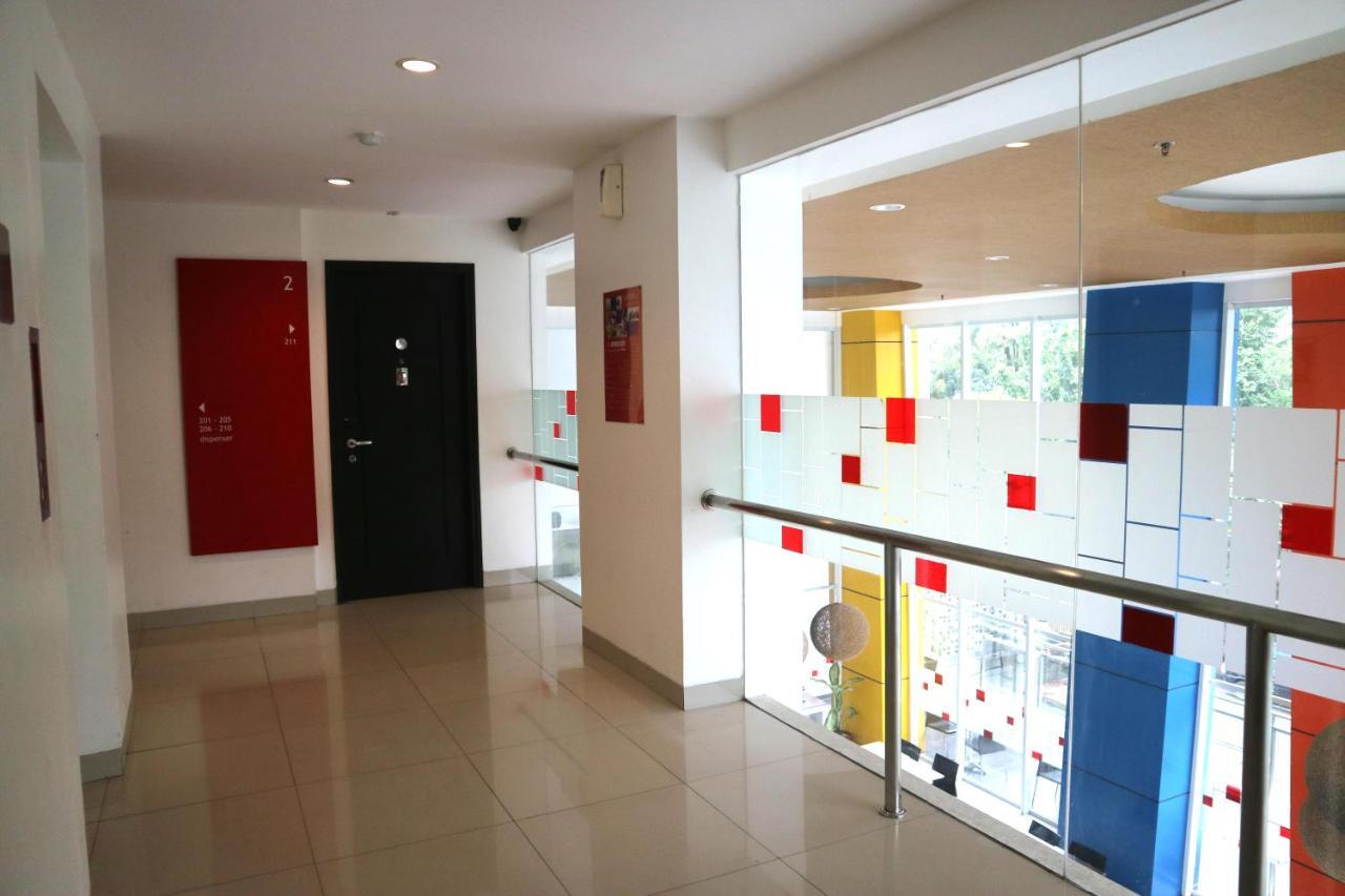 ג'קרטה Amaris Hotel Dr. Susilo Grogol מראה חיצוני תמונה