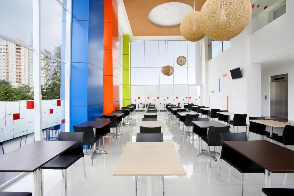 ג'קרטה Amaris Hotel Dr. Susilo Grogol מראה חיצוני תמונה