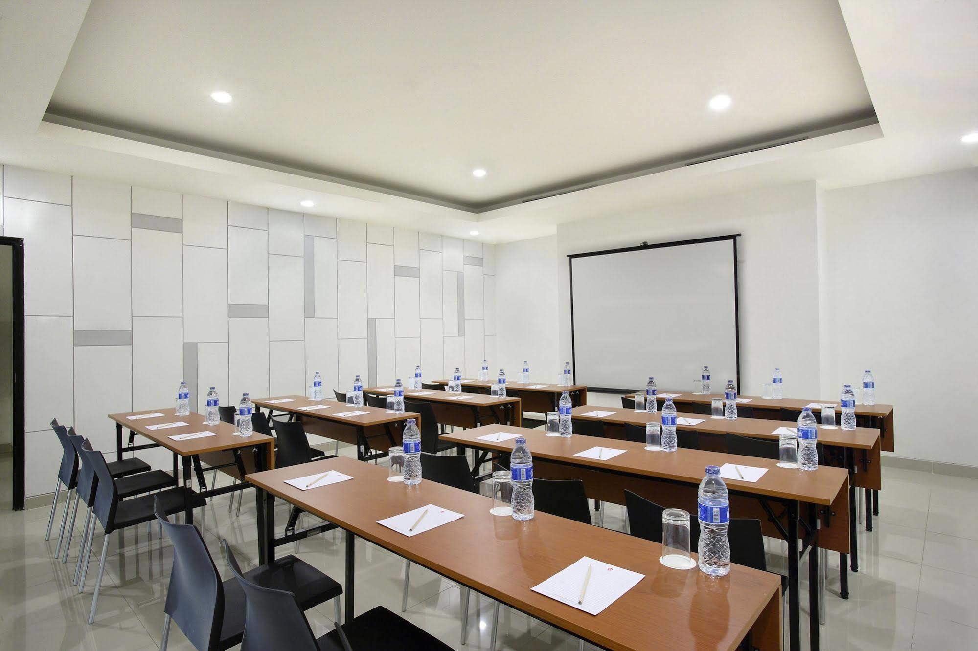 ג'קרטה Amaris Hotel Dr. Susilo Grogol מראה חיצוני תמונה